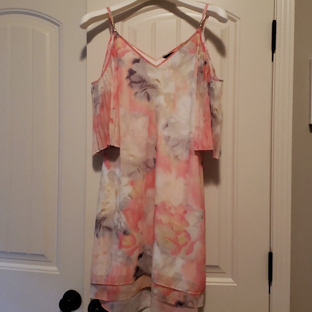 WHBM 2 Floral Cold Shoulder, Pleated Sleeve Dress